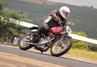 CORRIDA DE MOTOS HISTÓRICAS VAI AGITAR BARRA BONITA (SP)